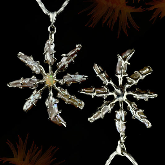 Corallium pendant